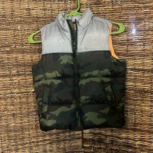 Old Navy Camouflage/Grey Puffer Vest